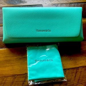 New Tiffany Glasses case and glass cleaning cloth
